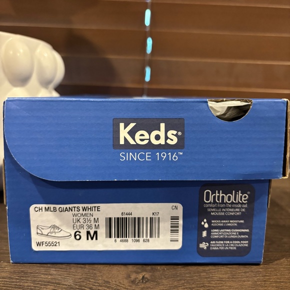 NWT Keds - San Francisco Giants Champion Canvas LaceUp Sneaker - Size 6 - Picture 3 of 12